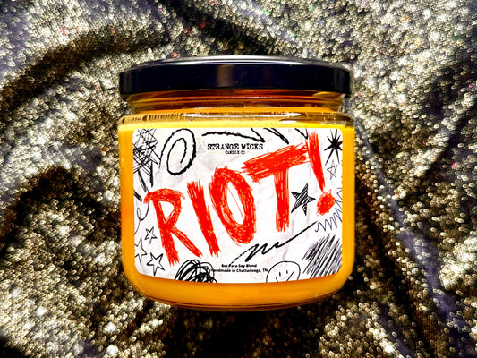 Riot! Paramore candle, label facing forward